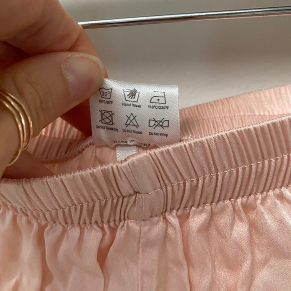 Silk Silky 100% Pure Silk Satin Pink Pajama Mini Shorts Size XS - Picture 6 of 6